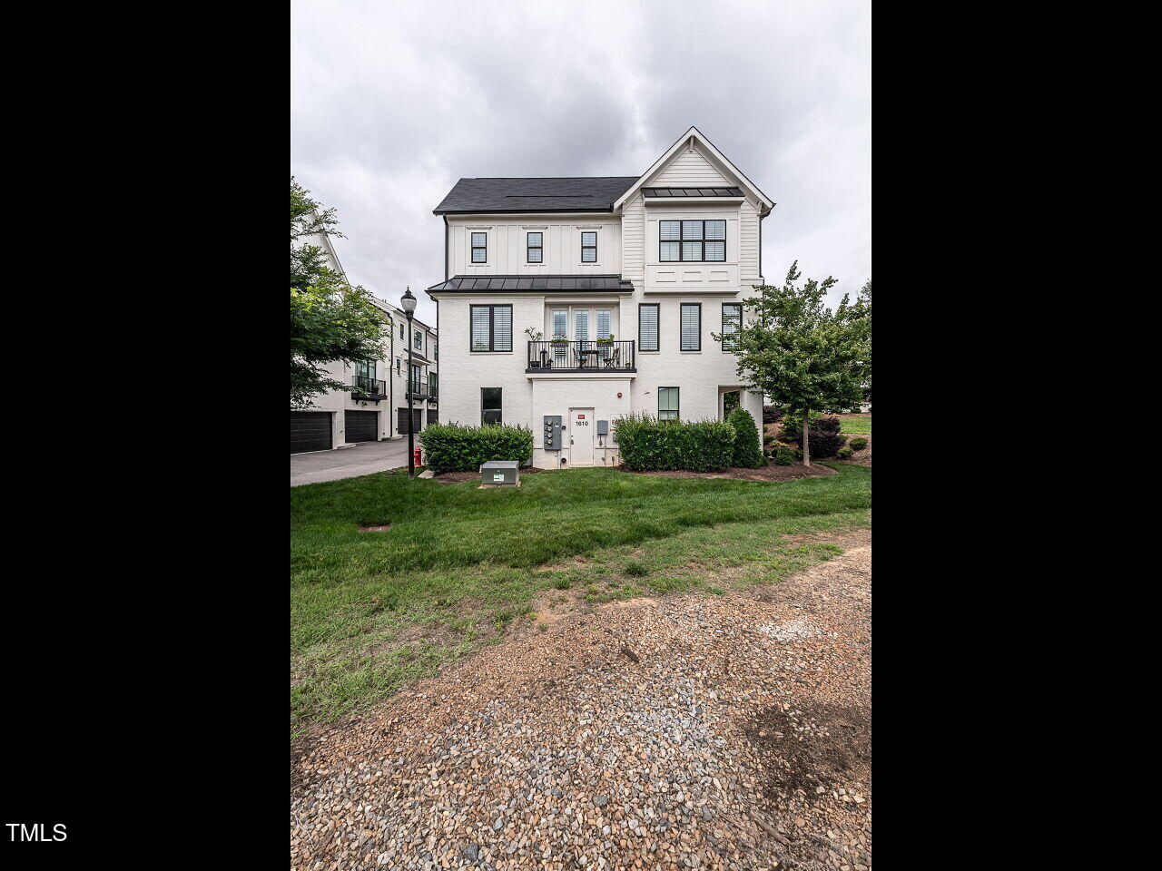 1610 Draper View Loop, Unit 101 Raleigh, NC 27608 - Photo 35 of 38