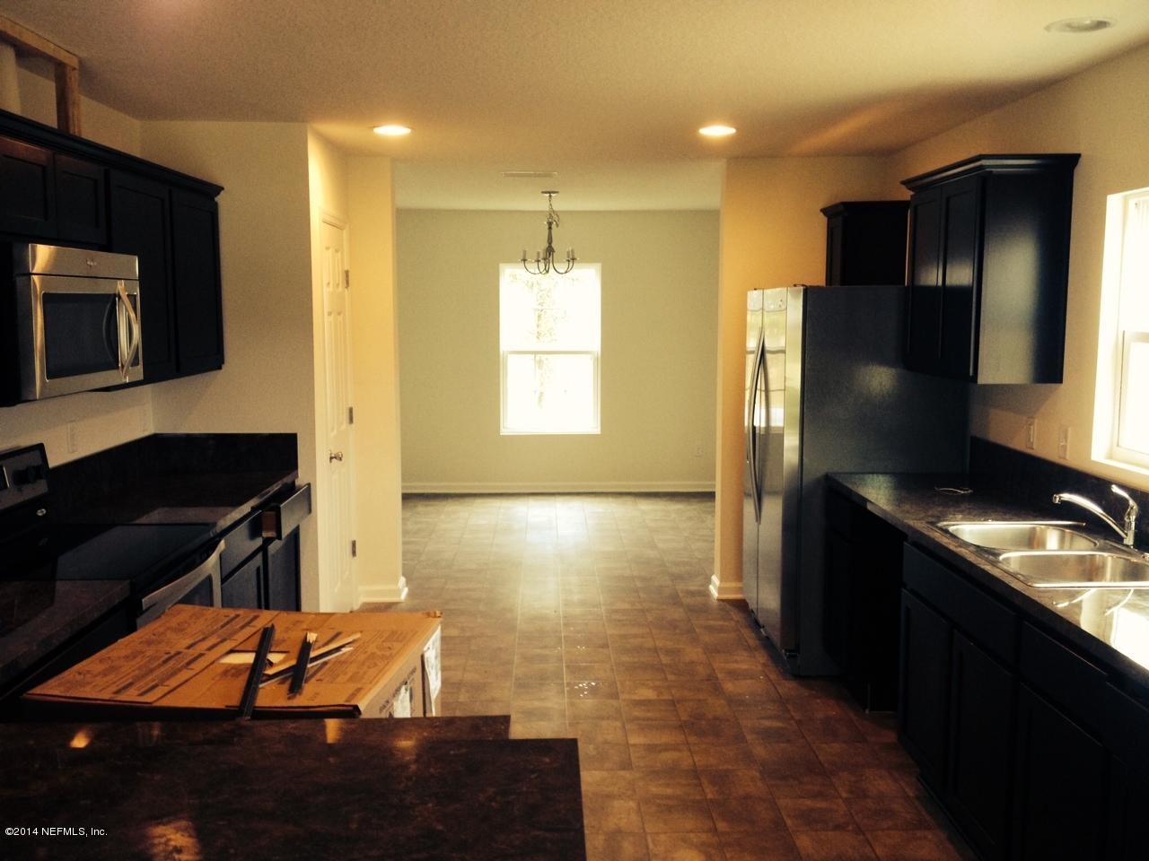 307 Amber Ridge Road Jacksonville, FL 32218 - Photo 3 of 6 kitchen1 (1)