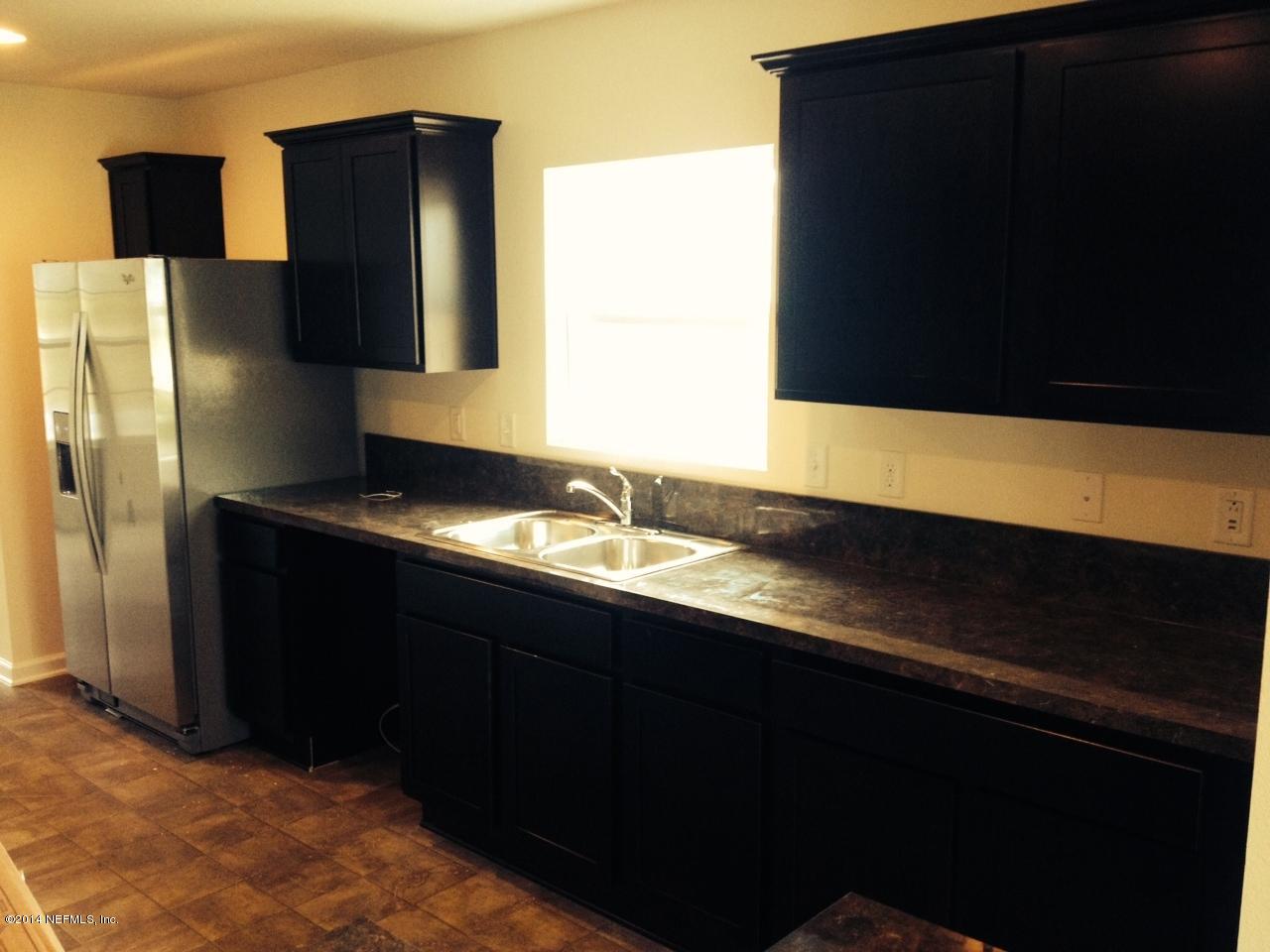 307 Amber Ridge Road Jacksonville, FL 32218 - Photo 5 of 6 kitchen3