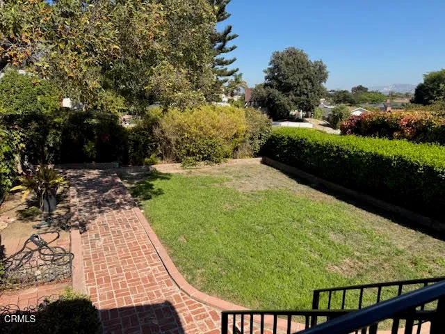 a view of an outdoor space