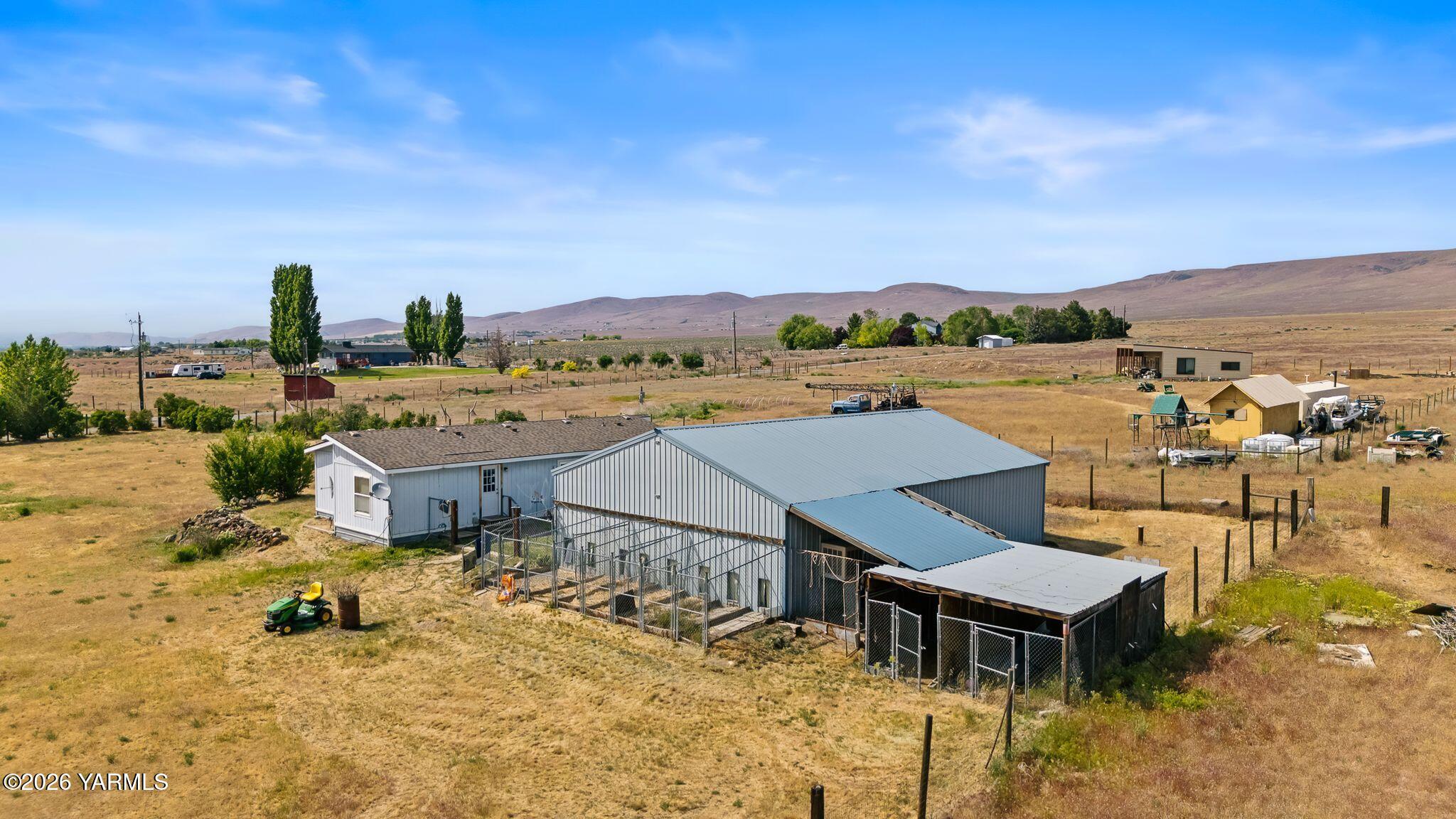 12076 Mieras Road Moxee, WA 98936 - Photo 3 of 27 12076 Mireas Rd Aerials-9