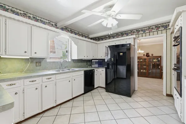 $499,000 | 211 Shenandoah Drive, Shenandoah, TX 77381