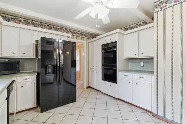 $499,000 | 211 Shenandoah Drive, Shenandoah, TX 77381