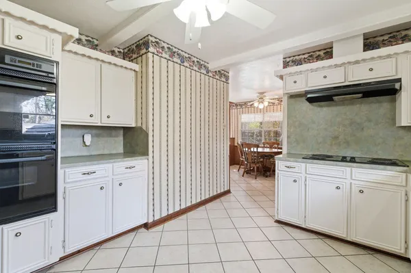 $499,000 | 211 Shenandoah Drive, Shenandoah, TX 77381