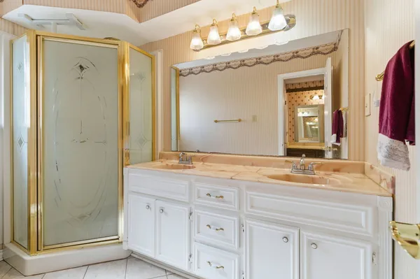 $499,000 | 211 Shenandoah Drive, Shenandoah, TX 77381