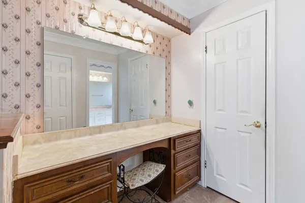 $499,000 | 211 Shenandoah Drive, Shenandoah, TX 77381