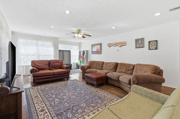 $499,000 | 211 Shenandoah Drive, Shenandoah, TX 77381