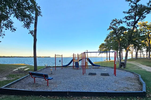 a view of a tennis court