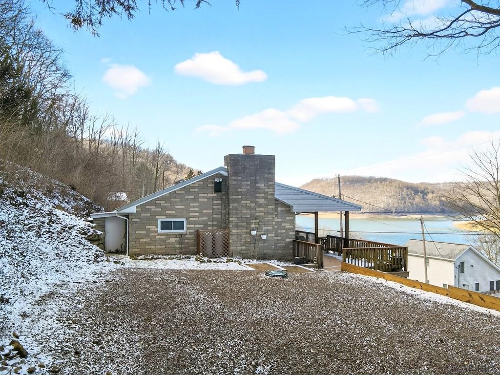 447 Lake Side Road Addison, PA 15411 - Photo 4 of 51