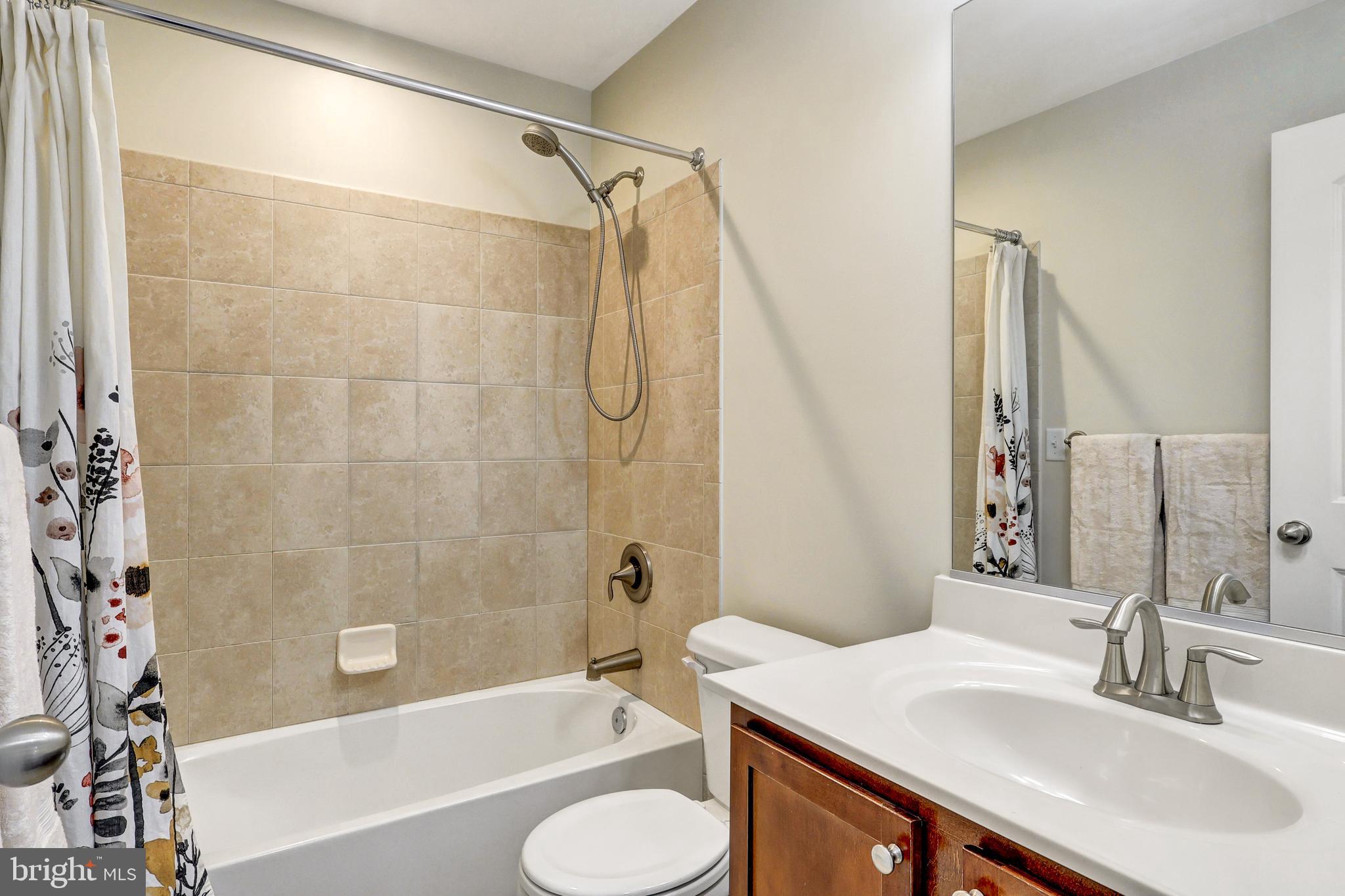 412 Shipley Road Linthicum Heights, MD 21090 - Photo 21 of 36 Second floor hall bath