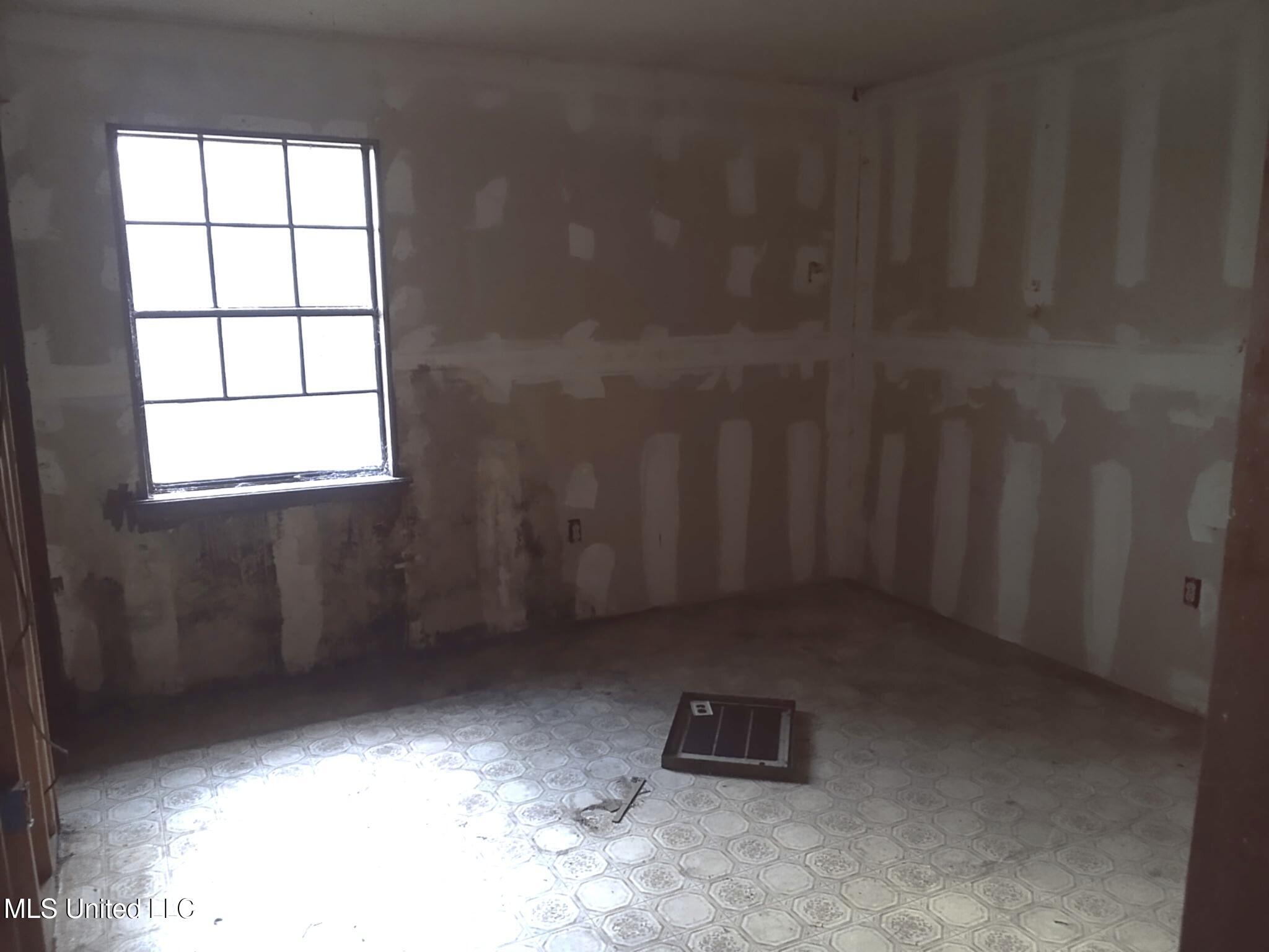 412 Skating Rink Road Prentiss, MS 39474 - Photo 3 of 7 4179005165279277542