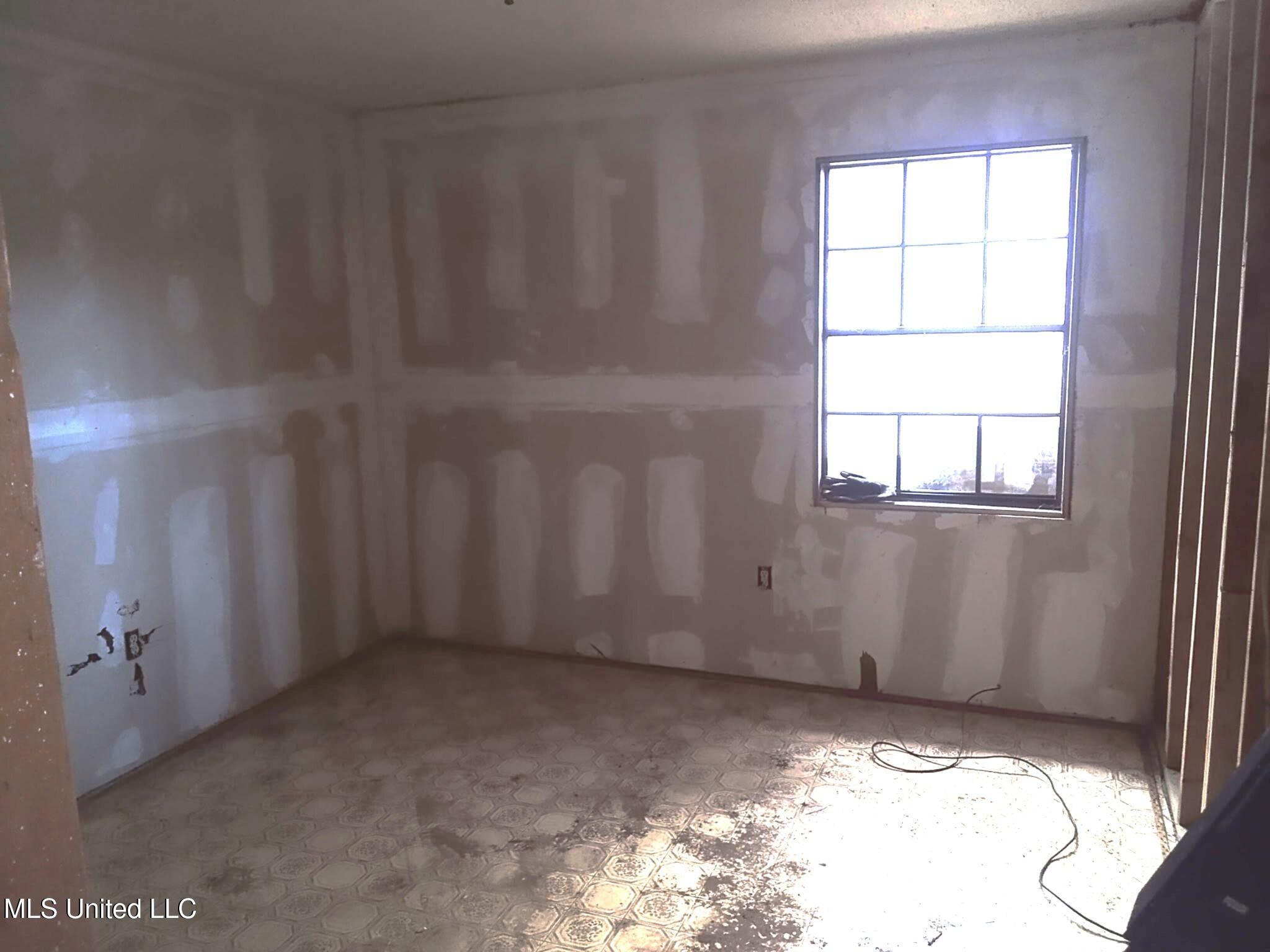 412 Skating Rink Road Prentiss, MS 39474 - Photo 5 of 7 5264570764962205043