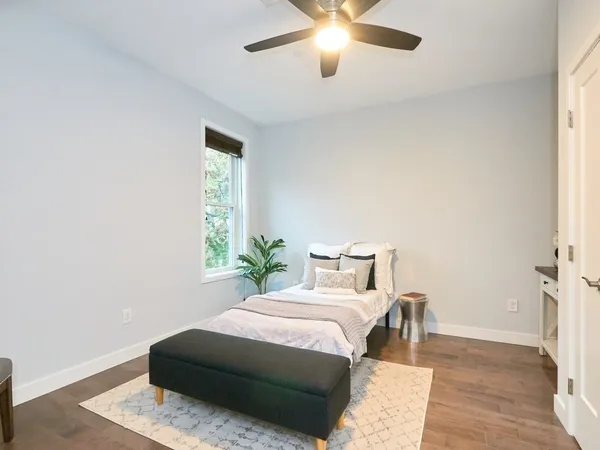 $3,895 | 186-188 Paris Street, Unit 5, Boston, MA 02128