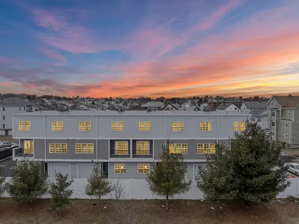 $415,000 | 889-895 Grinnell Street, Unit 2, Fall River, MA 02721