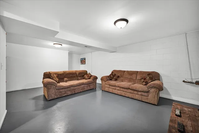 $240,000 | 605 Belaire Drive, Washington, IL 61571