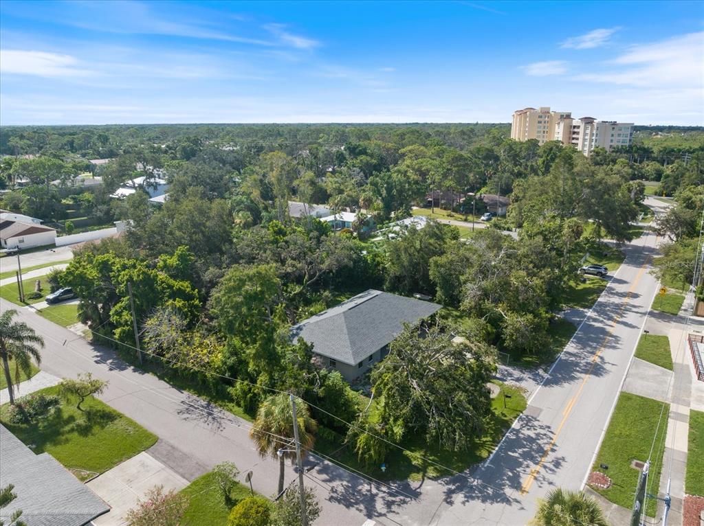 8915 Vamo Road Sarasota, FL 34231 - Photo 14 of 61 a view of a city
