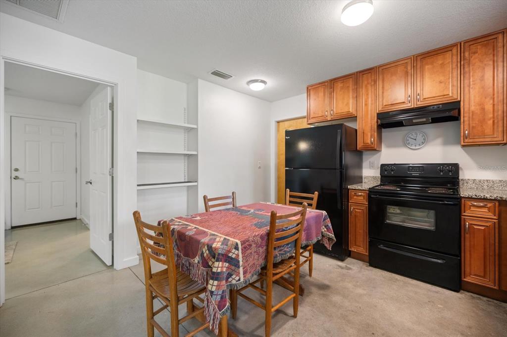 8915 Vamo Road Sarasota, FL 34231 - Photo 29 of 61