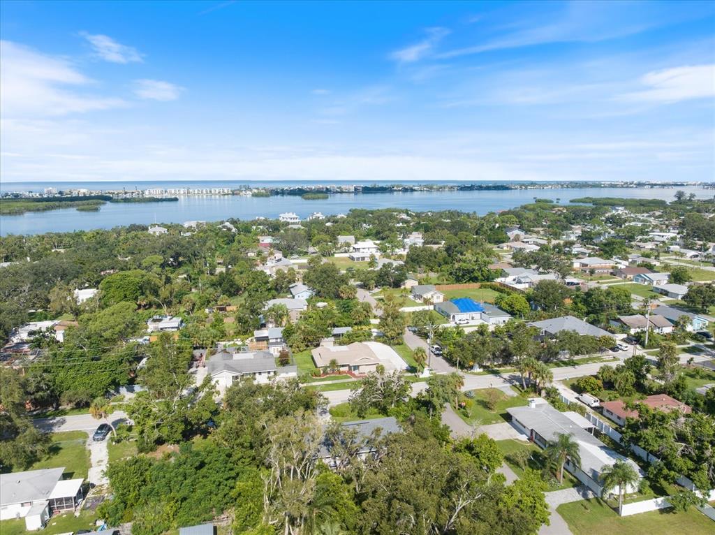 8915 Vamo Road Sarasota, FL 34231 - Photo 4 of 61