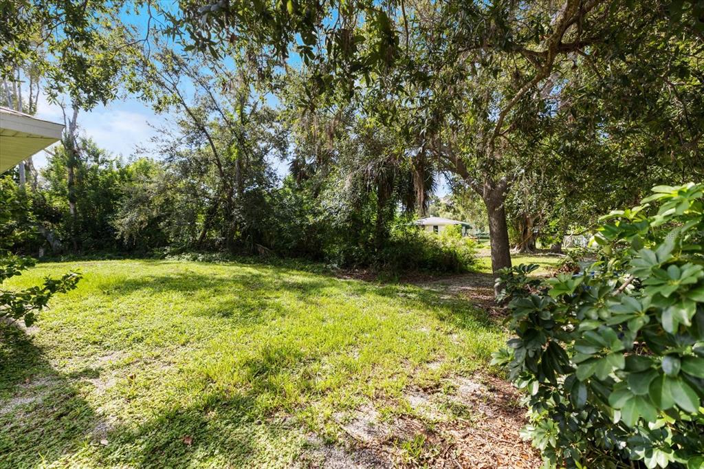 8915 Vamo Road Sarasota, FL 34231 - Photo 47 of 61