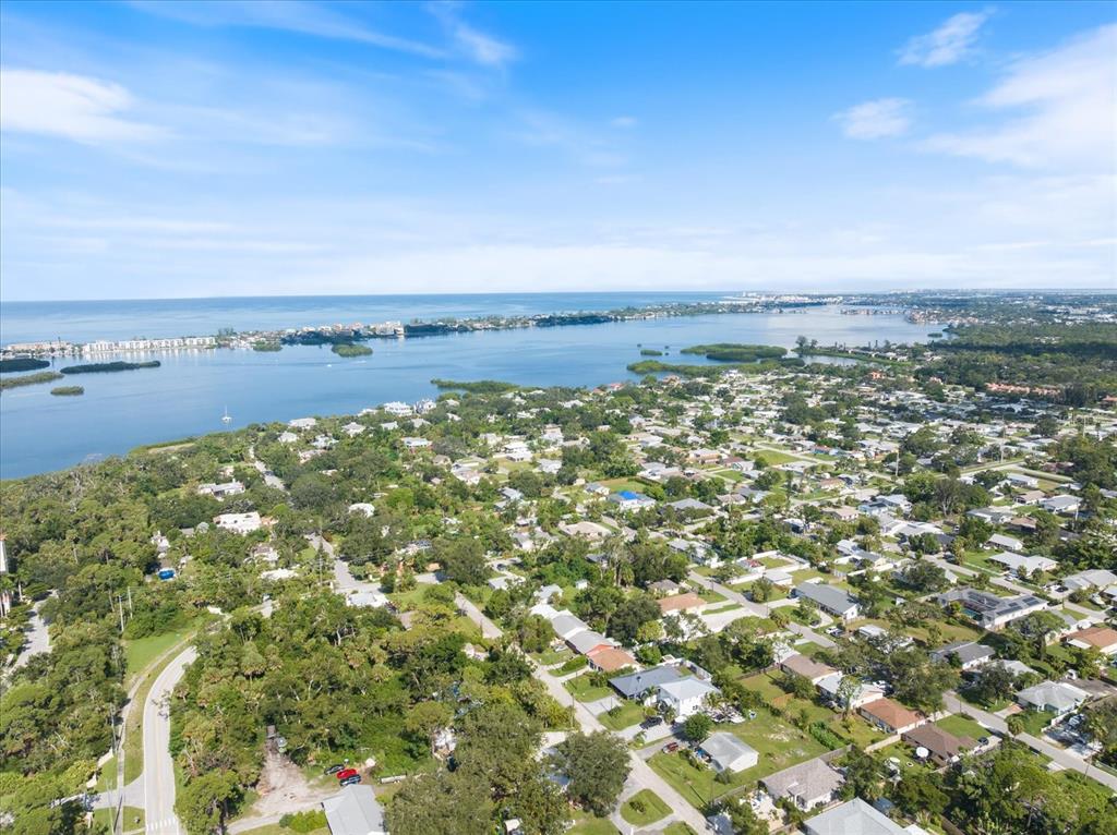 8915 Vamo Road Sarasota, FL 34231 - Photo 5 of 61