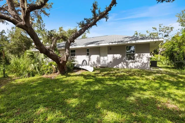 $549,000 | 8915 Vamo Road, Sarasota, FL 34231