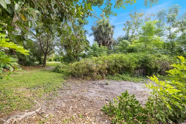 $549,000 | 8915 Vamo Road, Sarasota, FL 34231