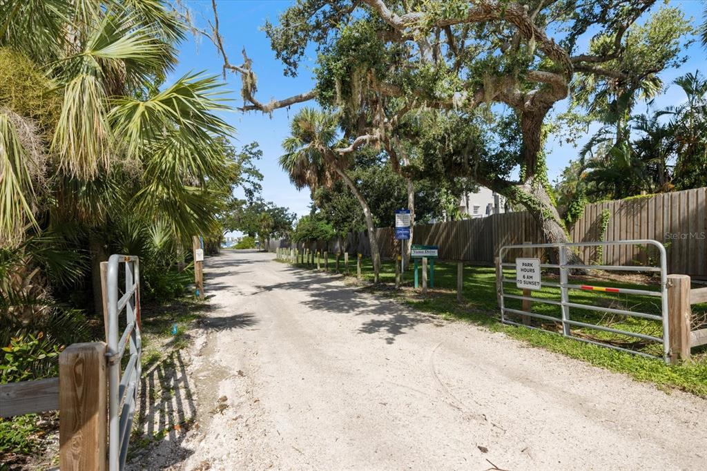 8915 Vamo Road Sarasota, FL 34231 - Photo 57 of 61