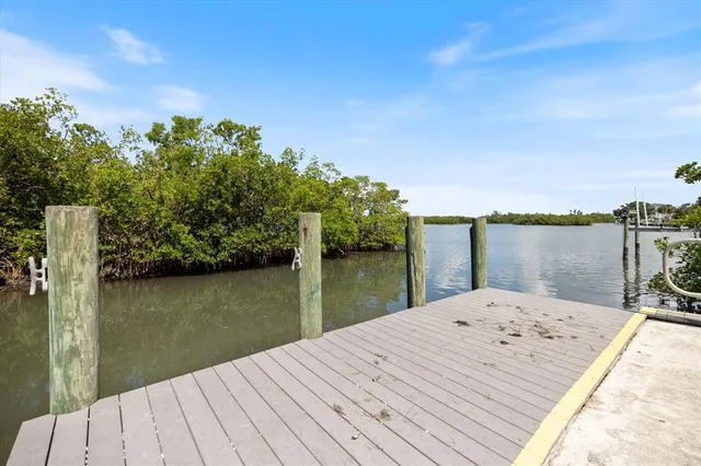 $549,000 | 8915 Vamo Road, Sarasota, FL 34231