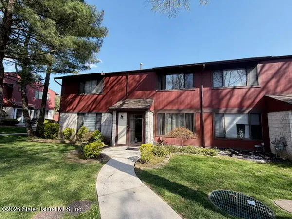 $489,000 | 43 Pierpont Place | Heartland Village