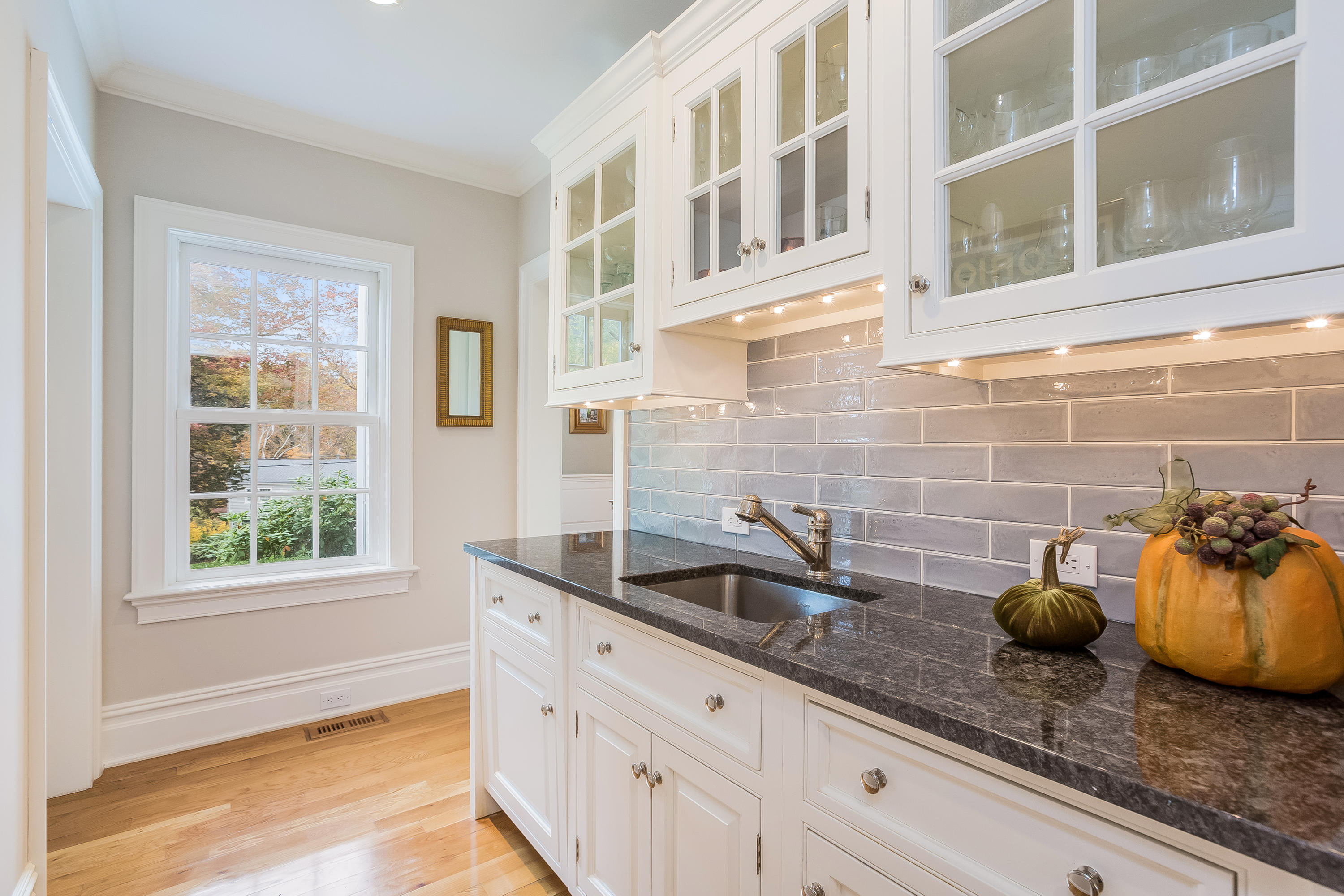5 Lowlyn Road Westport, CT 06880 - Photo 12 of 42 BUTLER'S PANTRY