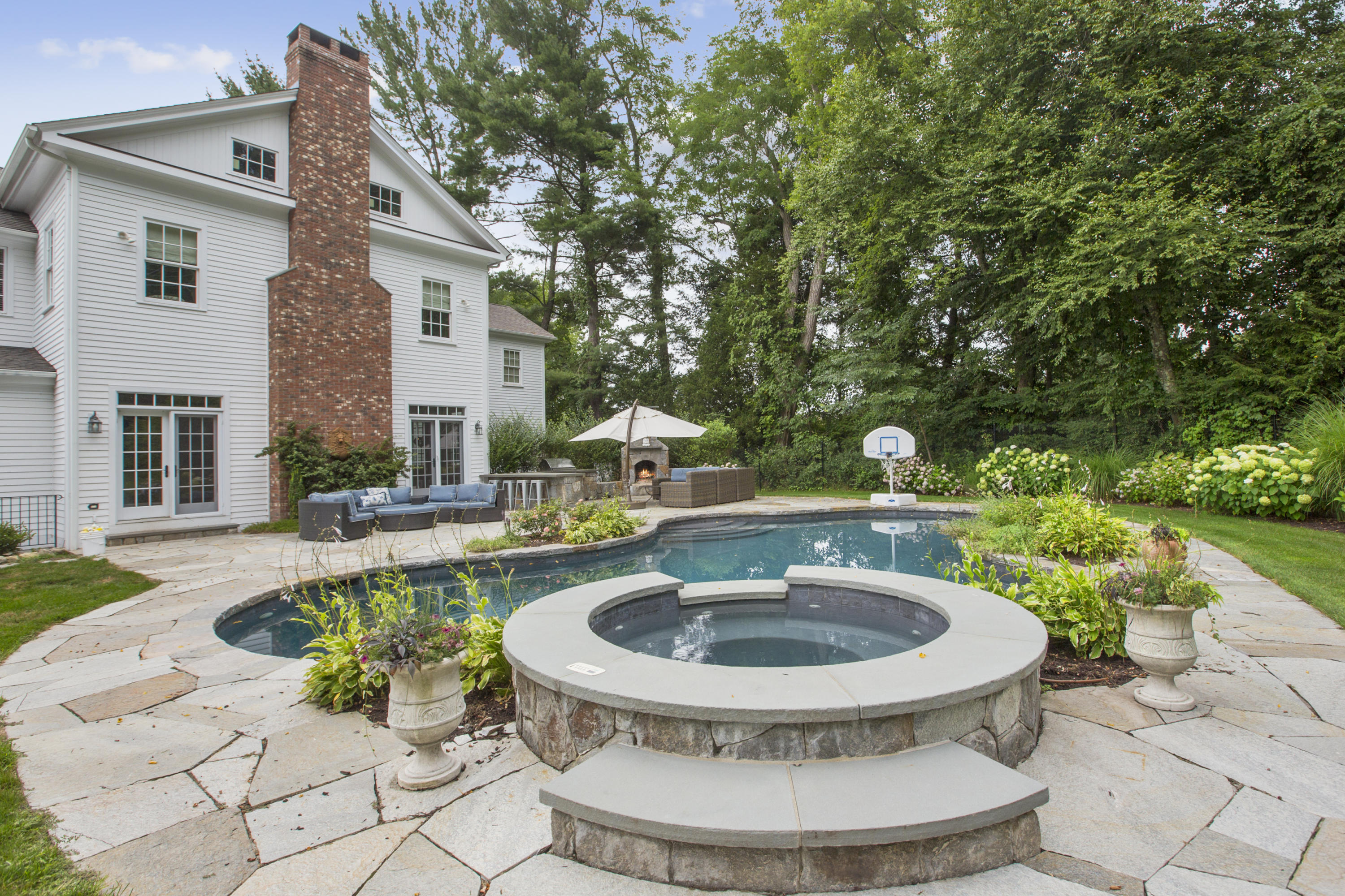 5 Lowlyn Road Westport, CT 06880 - Photo 4 of 42 GUNITE POOL AND SPA