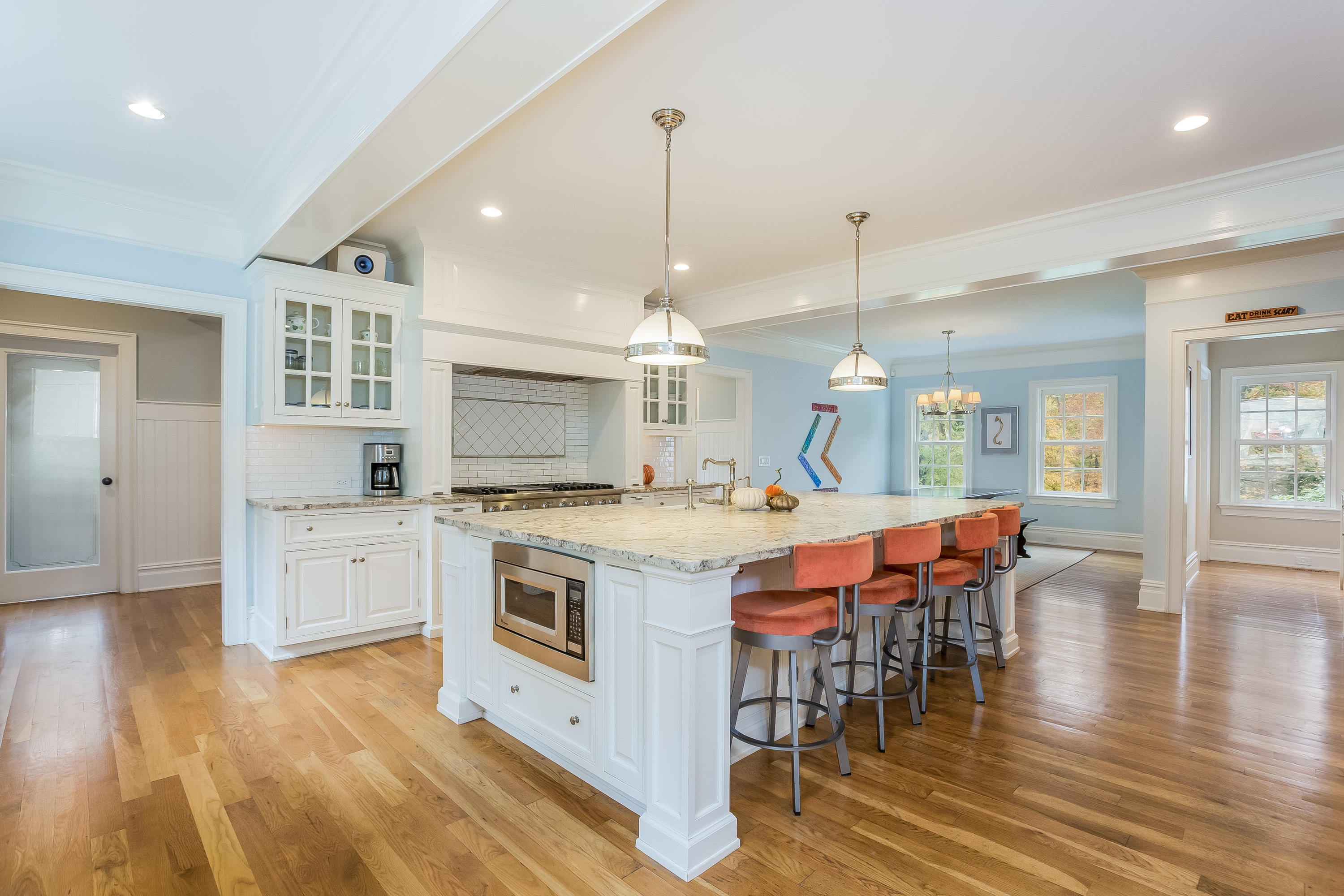 5 Lowlyn Road Westport, CT 06880 - Photo 8 of 42 CHEF'S KITCHEN