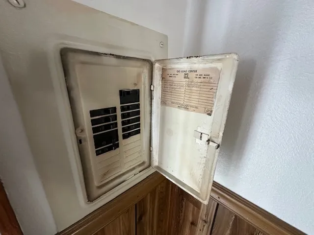 a view of walk in closet