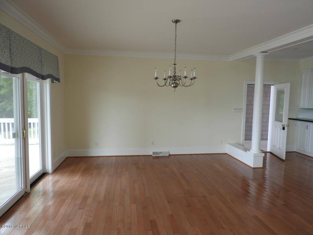 64 Cool Point Road Bath, NC 27808 - Photo 14 of 31 58 DINING ROOM