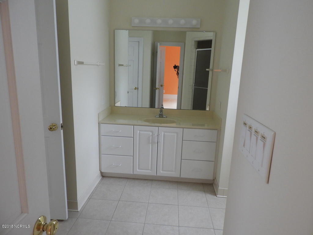 64 Cool Point Road Bath, NC 27808 - Photo 25 of 31 98 BEDROOM 2 BATHROOM WITH HALLWAY ACCES