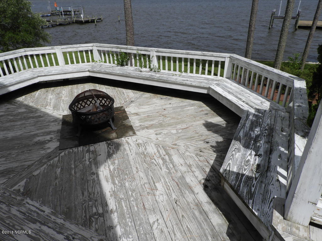 64 Cool Point Road Bath, NC 27808 - Photo 4 of 31 24 REAR DECKING