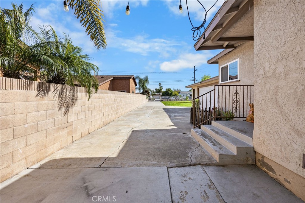 435 East Adams Street Santa Ana, CA 92707 - Photo 20 of 32 a view of a backyard with a patio