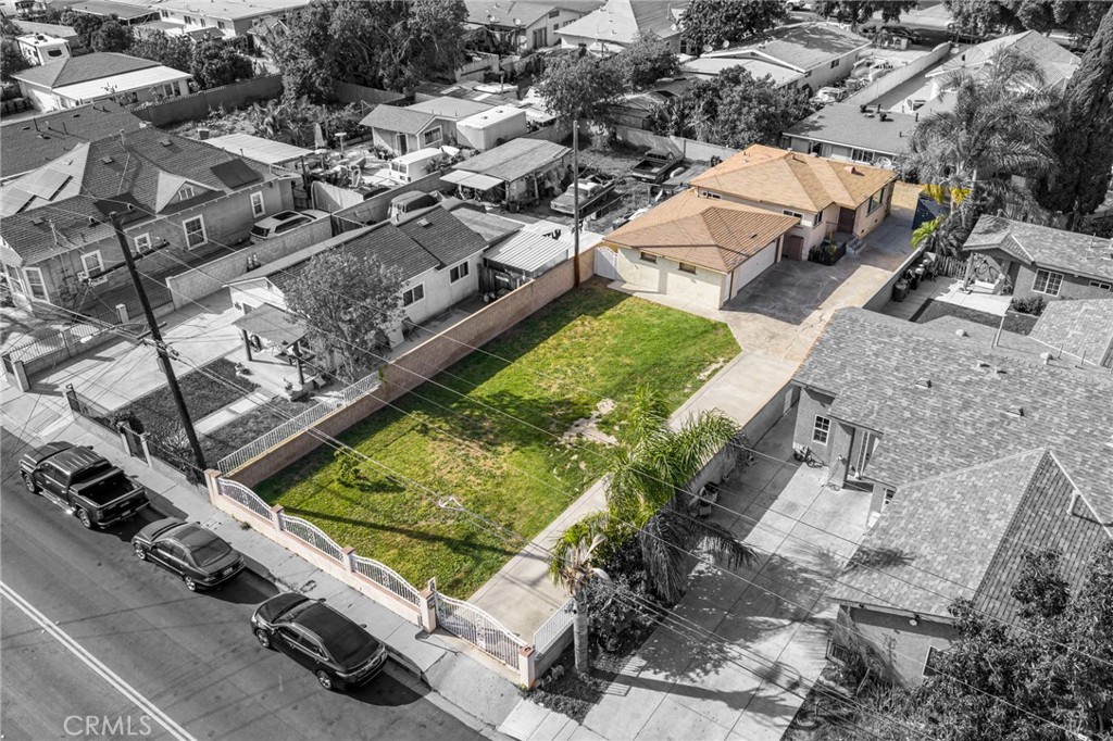 435 East Adams Street Santa Ana, CA 92707 - Photo 26 of 32 an aerial view of a residential houses with outdoor space