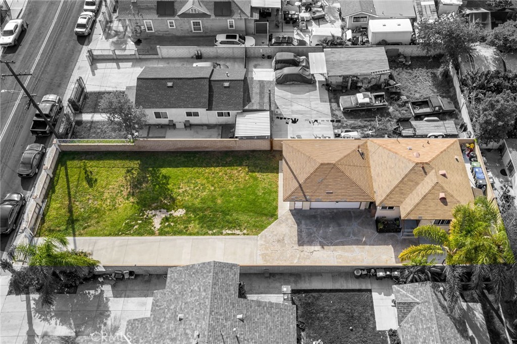 435 East Adams Street Santa Ana, CA 92707 - Photo 27 of 32 an aerial view of residential houses with outdoor space