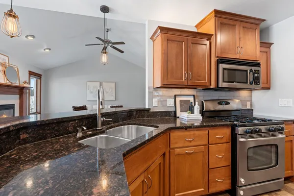 $514,900 | 2155 Mahogany Trail, De Pere, WI 54115
