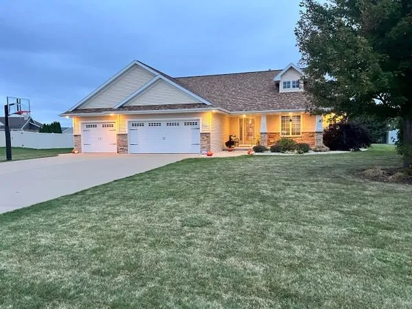 $514,900 | 2155 Mahogany Trail, De Pere, WI 54115