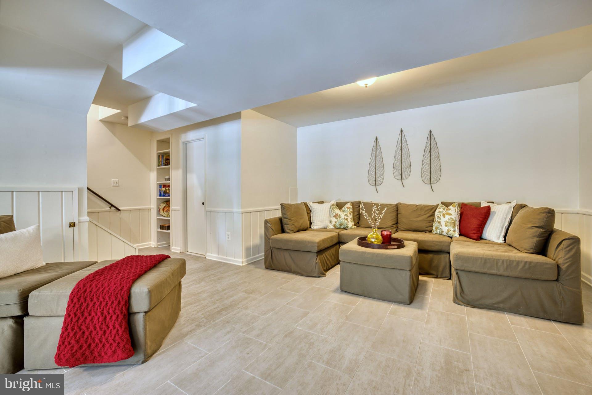 1629 Courtland Road Alexandria, VA 22306 - Photo 43 of 59 Lower LVL is great for guest/in-law/nanny suite...
