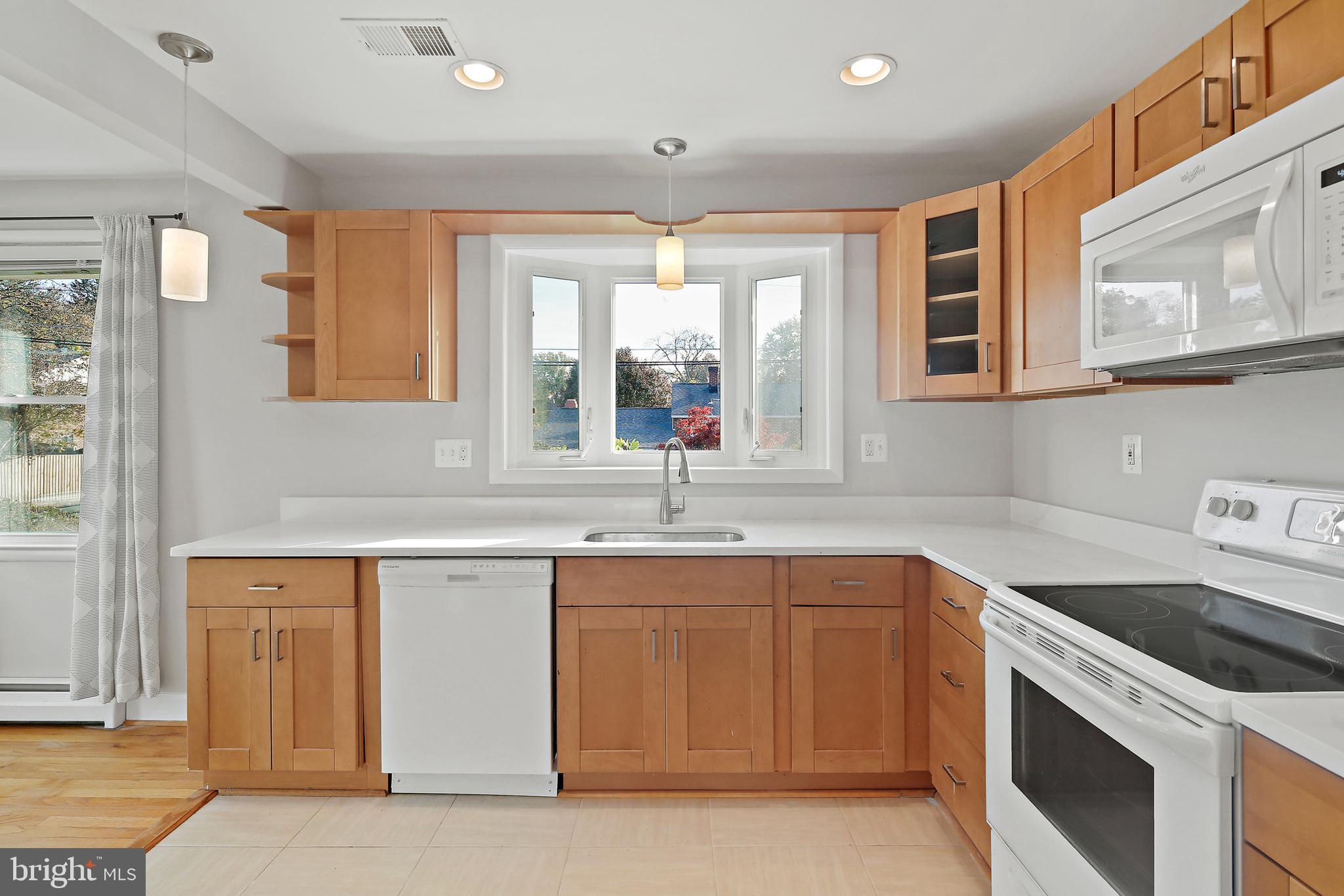 2001 Clifden Road Catonsville, MD 21228 - Photo 10 of 29 Recess lighting in Kitchen