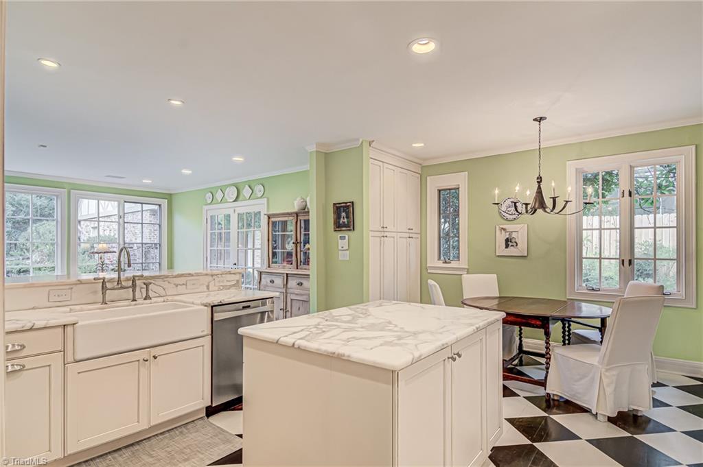 814 Dover Road Greensboro, NC 27408 - Photo 14 of 49 Gallery Image 14