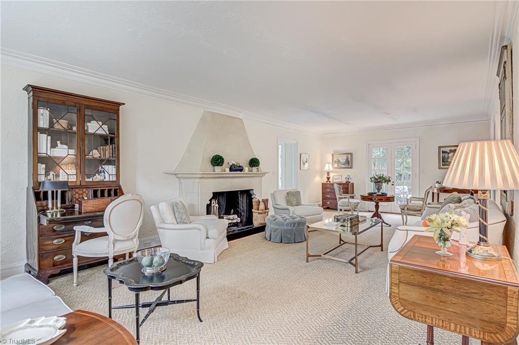 814 Dover Road Greensboro, NC 27408 - Photo 5 of 49 Gallery Image 5