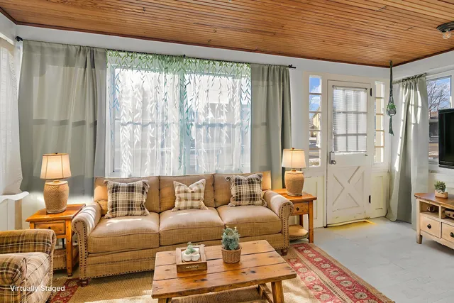 $345,000 | 1004 Madison Street, Lake Geneva, WI 53147