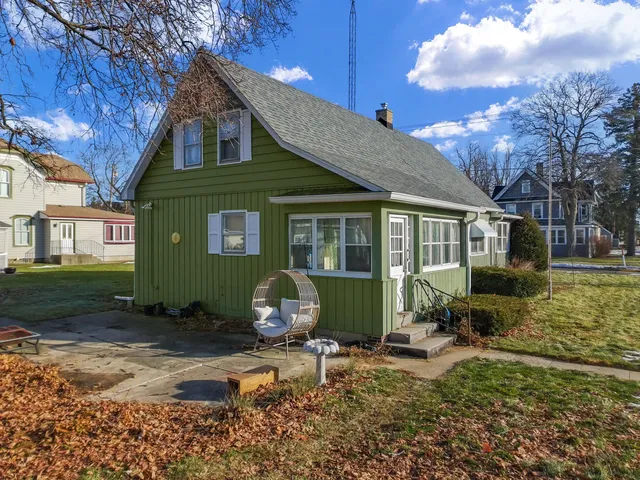 $345,000 | 1004 Madison Street, Lake Geneva, WI 53147