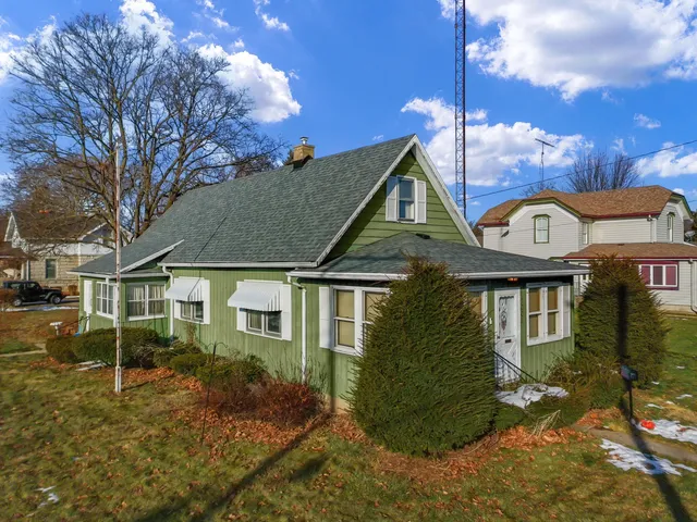 $345,000 | 1004 Madison Street, Lake Geneva, WI 53147