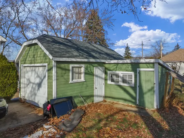 $345,000 | 1004 Madison Street, Lake Geneva, WI 53147