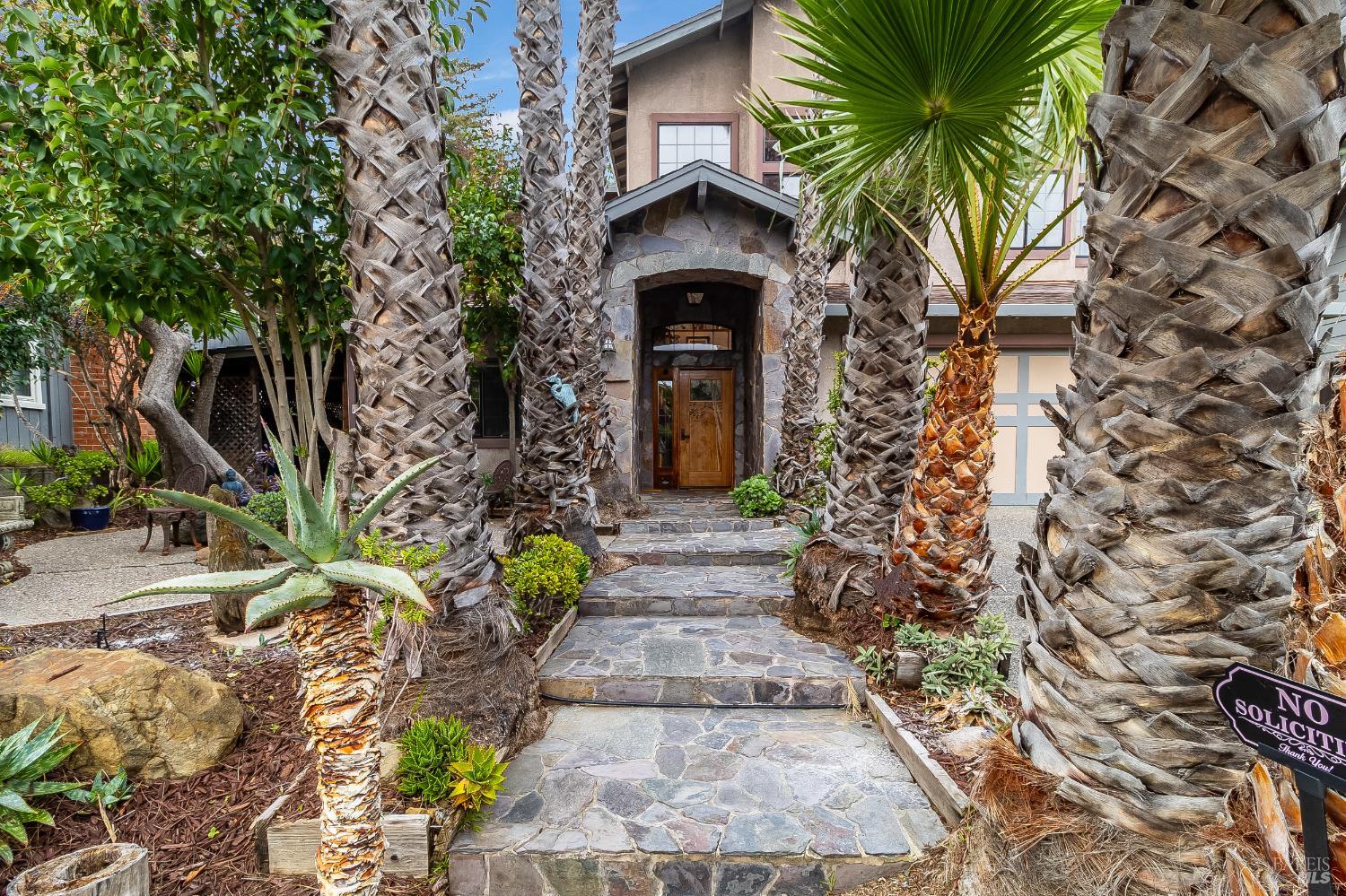 153 Incline Place Benicia, CA 94510 - Photo 6 of 99